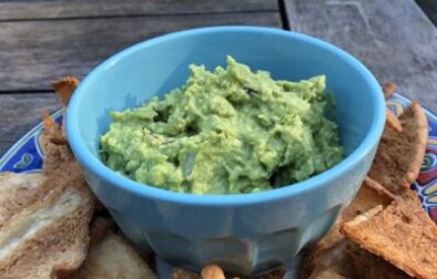 Guacamole and pita chips