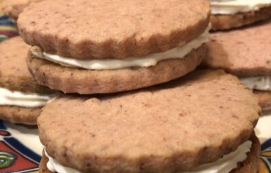 strawberry shortbread sandwich cookies