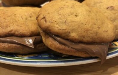 Easy Banana Whoopie Pies with Nutella Filling