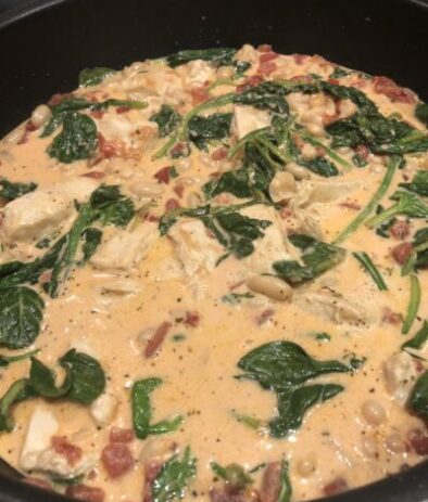Easy-One-Skillet-Creamy-Tuscan-Chicken-Dinner