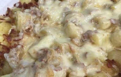 Easy-French-Comfort-Food-Creamy-Potatoes-Pancetta-Tartiflette-