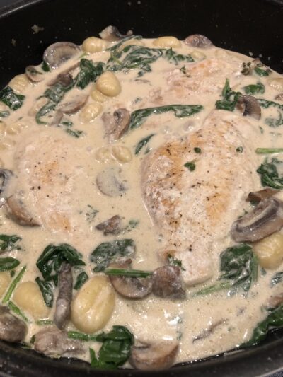 Easy Dinner: Creamy Chicken with Gnocchi & Spinach