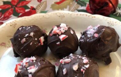 Easy Creamy Homemade Chocolate Truffles