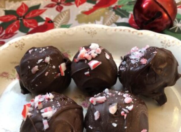 Easy Creamy Homemade Chocolate Truffles