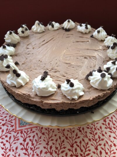 Creamy No Bake Hot Chocolate Cheesecake with Oreo Crust