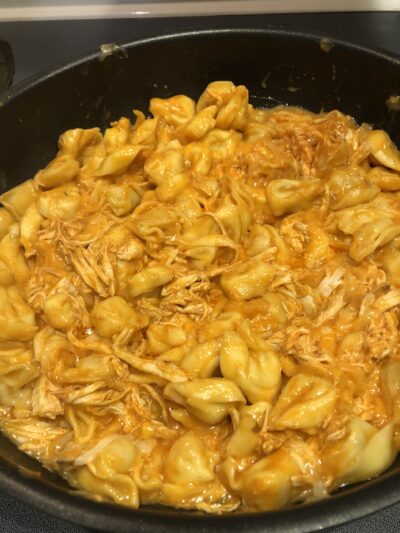 ​Best One Pot Cheesy Buffalo Chicken Tortellini