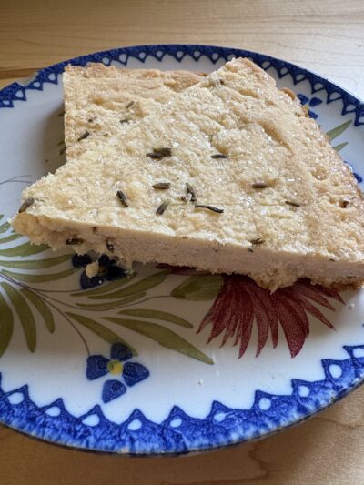 Buttery Lemon & Lavender Shortbread (Easy Recipe)