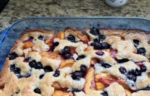 Best Homemade Peach and Blueberry Cobbler Recipe